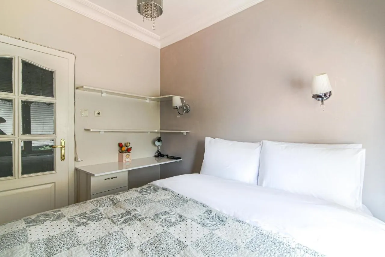 Duplex Cozy Flat With A Balcony Near Nisantasi Apartment Istanbul